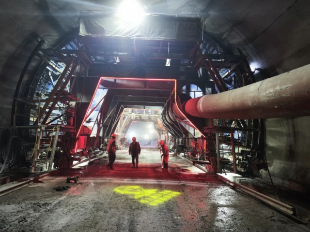 1739842013530961.jpg 01.jpg